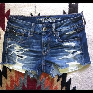 LIKE NEW American Eagle Jean Shorts Size 4